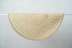 Natural White Triangle 4' Round Area Rug